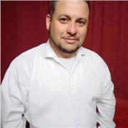 Profesor de musica ofrece clases practicas y teoricas de iniciacion a la música